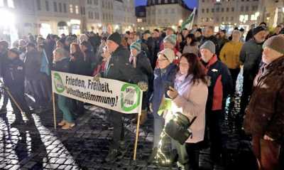 Petition zur Coronapolitik im Landtag übergeben