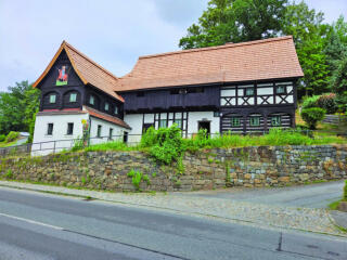 Reiterhaus mit neuem Dach