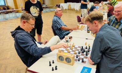 Schach-Bundestrainer spielt in Niesky einfach mit