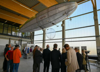 Neuer Hangar in Kamenz eröffnet