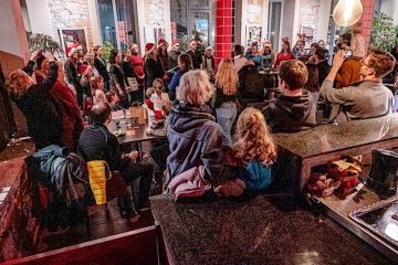 Weihnachtliches Familienfest im Steinhaus