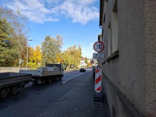 Von 50 auf 30 km/h reduziert
